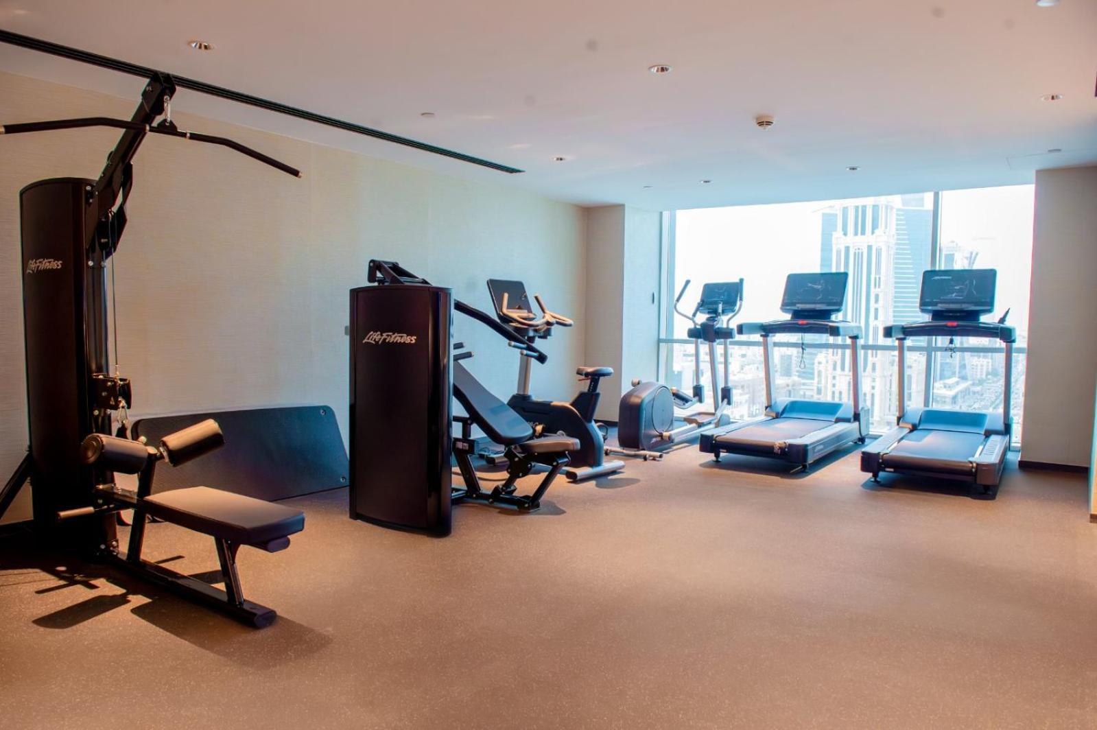 Narcissus The Royal Hotel ริยาดห์ ภายนอก รูปภาพ The gym at the hotel