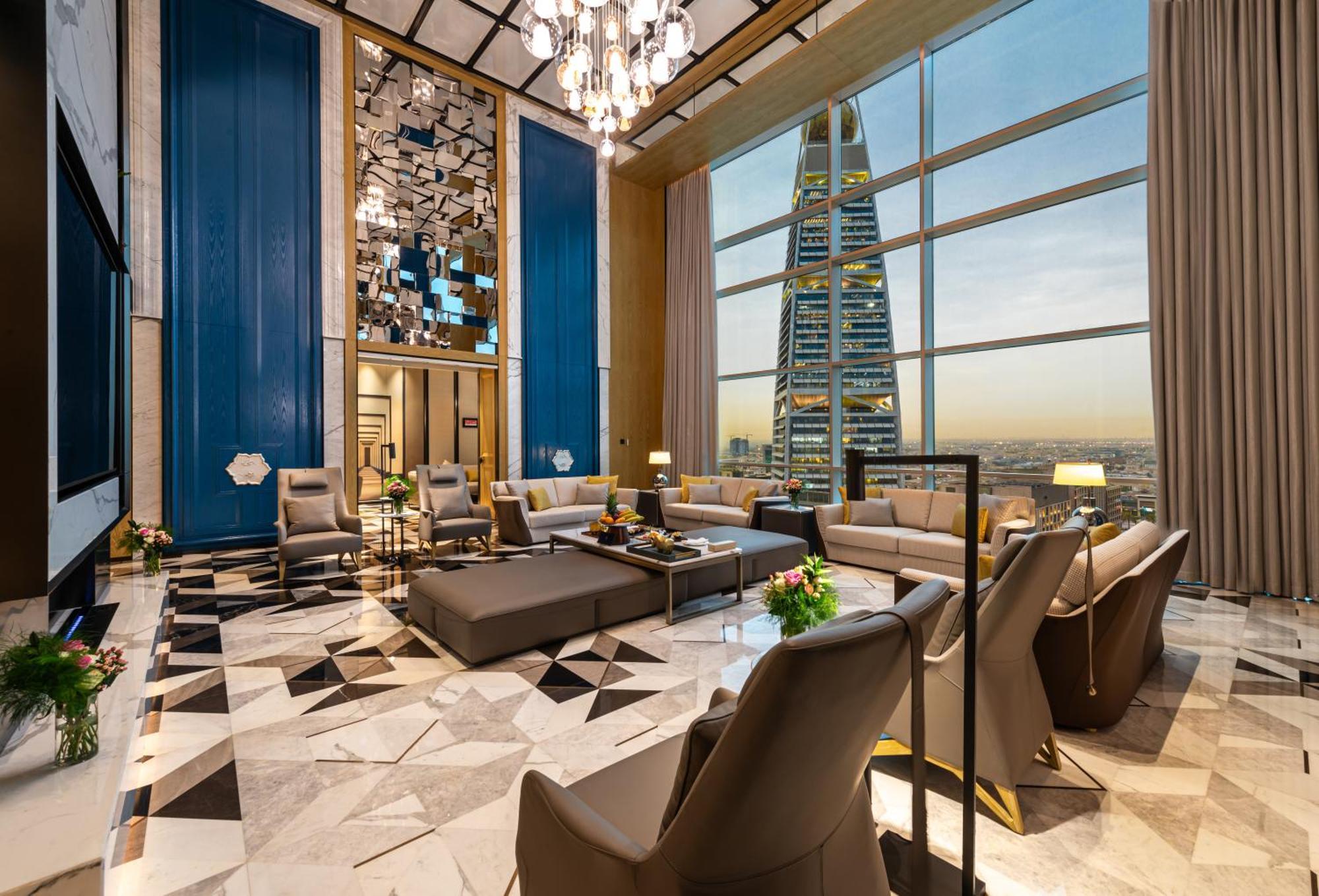 Narcissus The Royal Hotel ริยาดห์ ภายนอก รูปภาพ The living room of the Presidential Suite