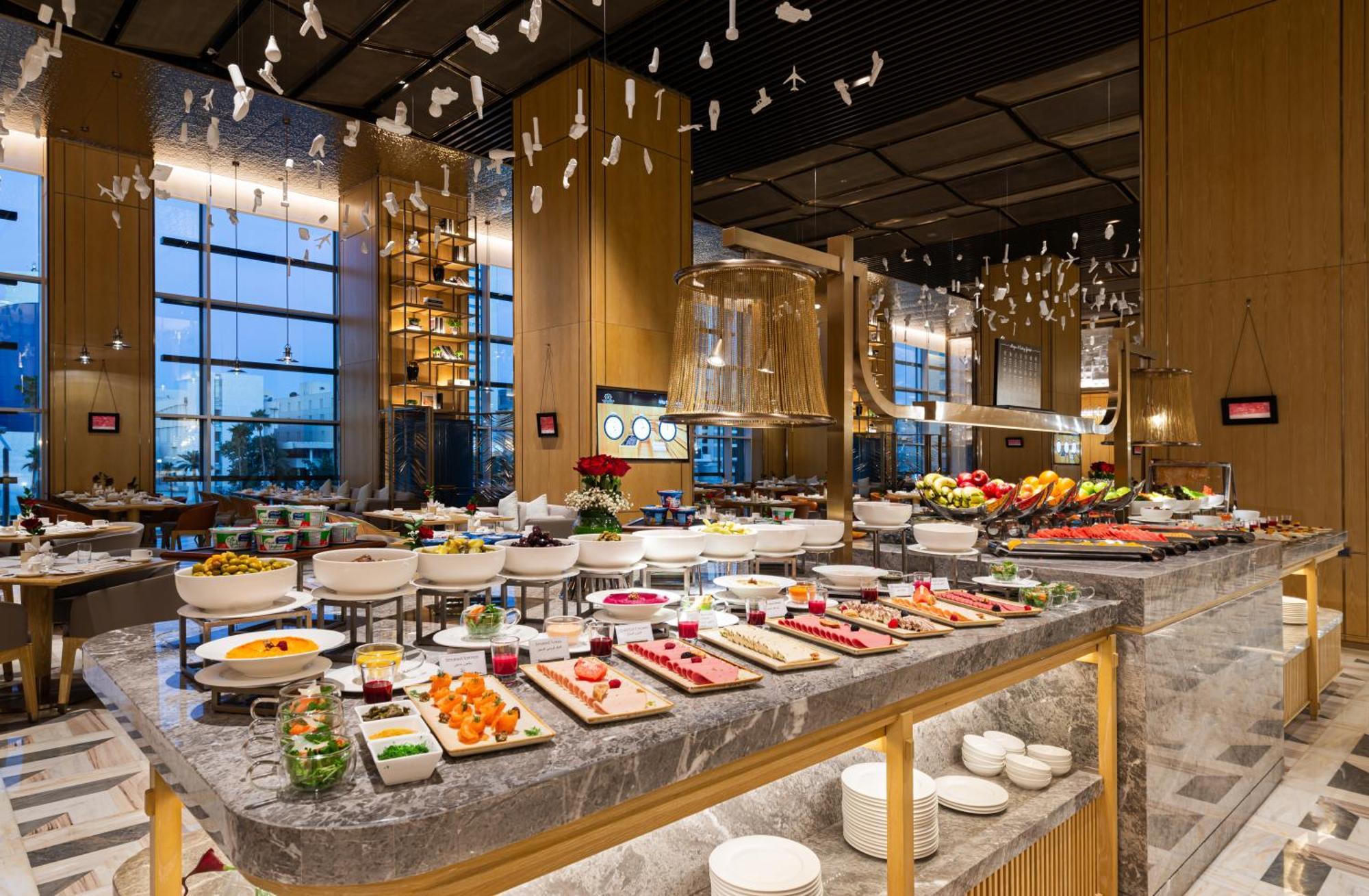 Narcissus The Royal Hotel ริยาดห์ ภายนอก รูปภาพ The buffet at the hotel